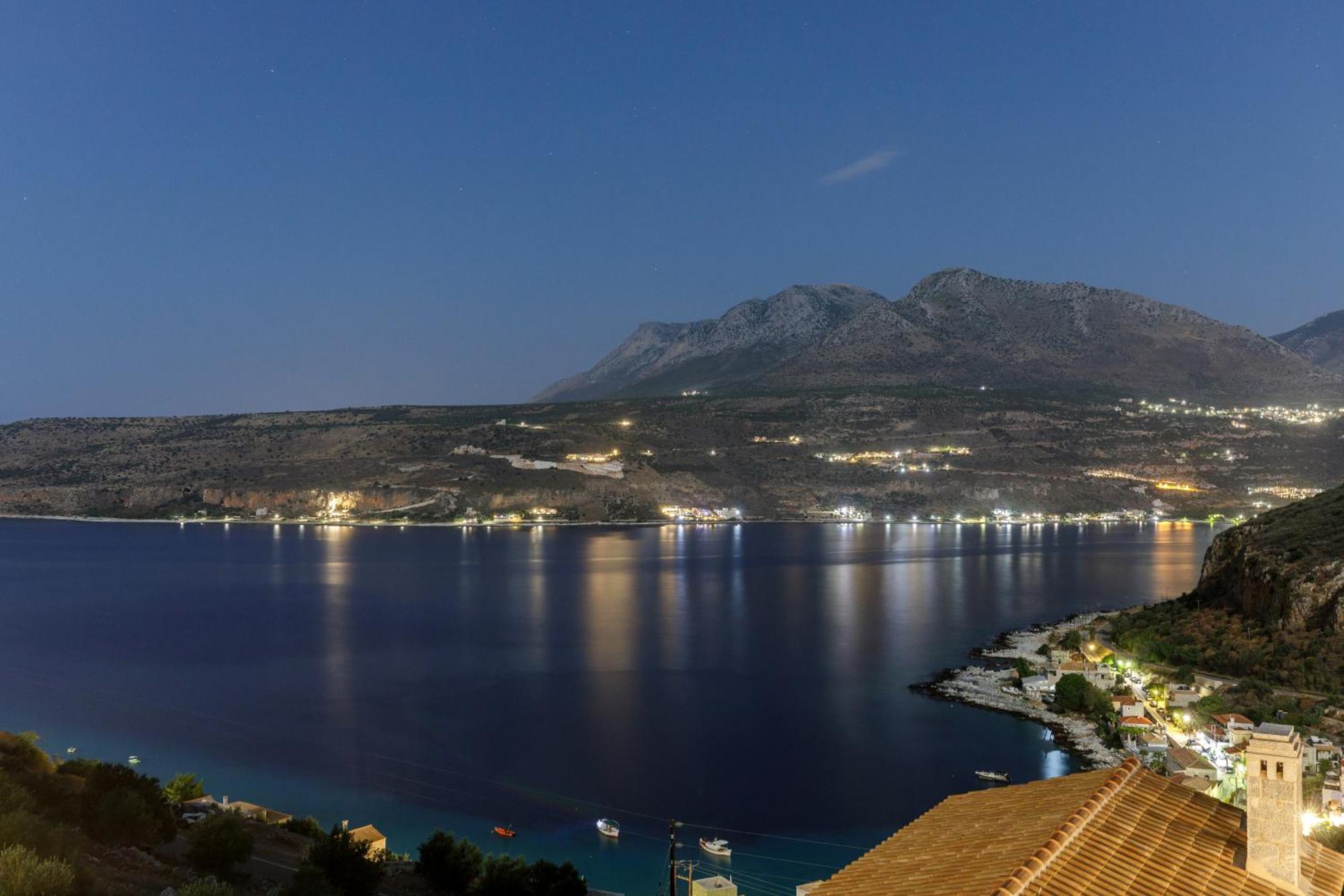 Trapela Limeni Luxury Suites Eksteriør bilde
